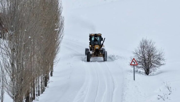 Van’da 106 yerleşim yeri ulaşıma kapandı!