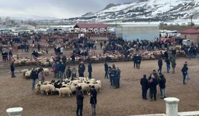 Van’da hayvan pazarı ‘ramazan’ öncesinde bile hareketsiz: Altın fiyatı 50 bine dayandı ama…