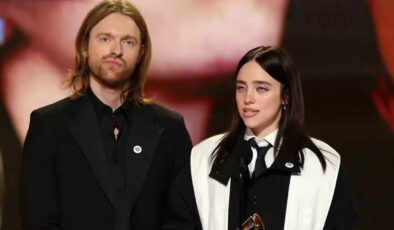 Yılın şarkısı seçildi:  Billie Eilish’in ‘Wildflower’ şarkısı sözleri