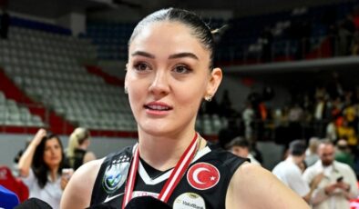 Zehra Güneş’in ilginç terlikleri gündem oldu! Açıklama yaptı…