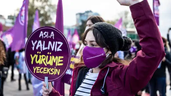 8 Mart öncesi çarpıcı araştırma… Kadınlar sokakta da güvende hissetmiyor!