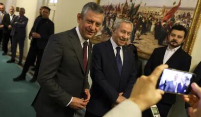 AKP’li Mehmet Metiner, Özgür Özel’le görüşen Bülent Arınç’ı hedef aldı!