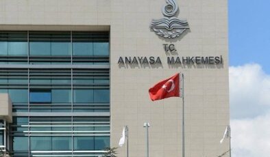 Anayasa Mahkemesi’nden 9 siyasi parti için karar!