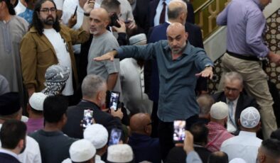 Avustralya Başbakanı’na İsrail protestosu: Camiden kovuldu