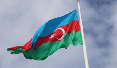 Azerbaycan’dan vatandaşlarına İran’ı terk edin çağrısı