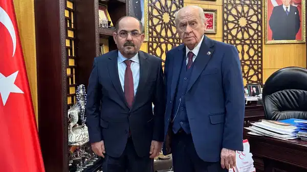Bahçeli’den, Suriye Türkmen Meclisi Başkanlığı’na seçilen Abdurrahman Mustafa’ya ‘tebrik’ telefonu