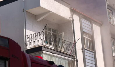 Bursa’da 3 katlı apartmanda yangın paniği