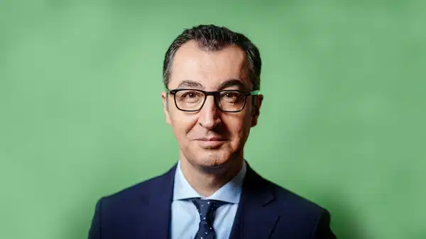 Cem Özdemir kimdir? Cem Özdemir kaç yaşında, nereli? Cem Özdemir Almanya’da başbakan mı olacak?