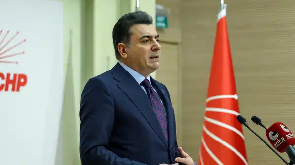 CHP Sözcüsü Zeynel Emre’den ‘diploma’ çıkışı: ‘Getirin mahkemeye sunun’