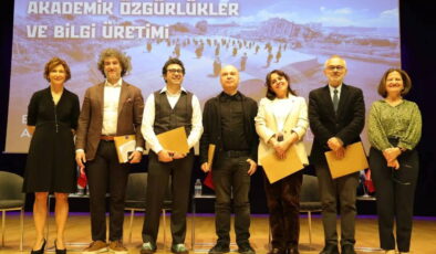 Dijital çağda akademik özgürlük ve bilginin geleceği