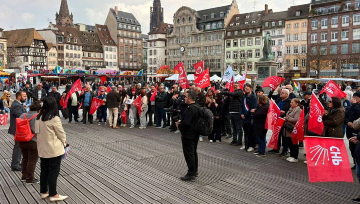 Ekrem İmamoğlu’nun tutukluluğunun birinci yılı, Fransa’da protesto edildi