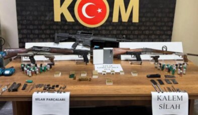 Evden gizli cephanelik çıktı! Kalem görünümlü tabancalar ele geçirildi