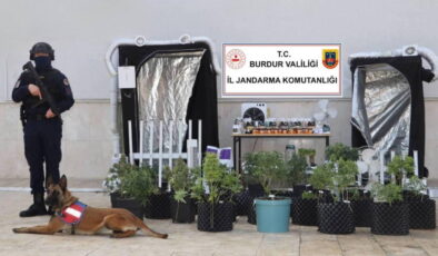 Evini uyuşturucu imalathanesine çevirmiş: Burdur’da tutuklandı!