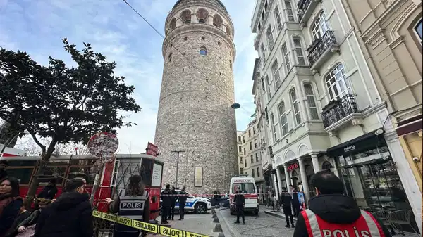 Galata Kulesi’nde intihar… 30 yaşındaki kadın hayatını kaybetti!
