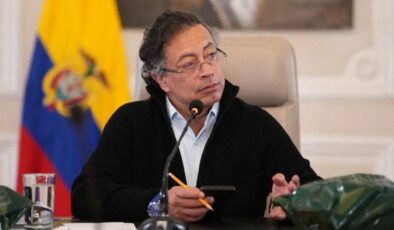 Gustavo Petro’dan, Trump’a: Netanyahu ile arana mesafe koy