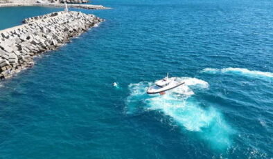 İçinde 3 kişi vardı… Antalya’da balıkçı teknesi battı!
