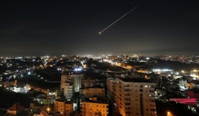 İran’da fabrikaya füze saldırısı: En az 15 ölü