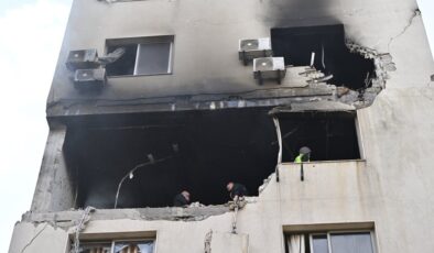 İsrail, Lübnan’da silah deposunu vurdu: 2 ölü