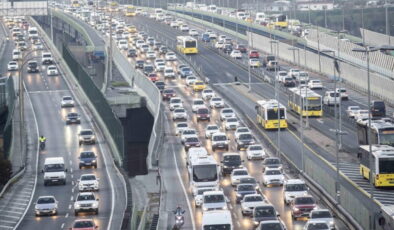 İstanbul’da haftanın ilk iş gününde trafik yoğunluğu