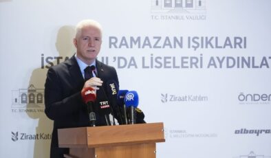 İstanbul’daki liseler ramazan temalı süslemelerle aydınlatıldı