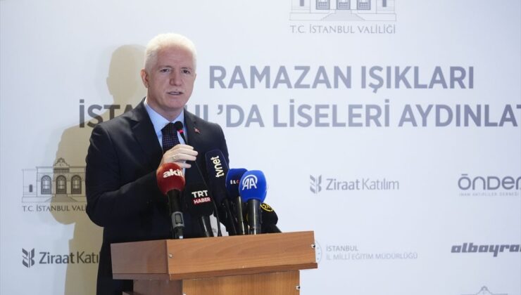 İstanbul’daki liseler ramazan temalı süslemelerle aydınlatıldı