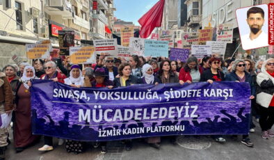 İzmirli kadınlar 8 Mart’ta sokağa çıktı: ‘Krizin, savaşın ve sömürünün bedelini ödemeyeceğiz’