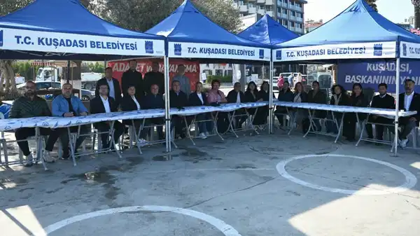 Kuşadası’nda Başkan Ömer Günel için ’Demokrasi nöbeti’ başladı