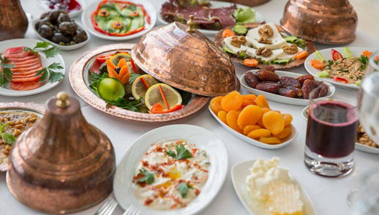 Müdür, öğretmenleri AKP iftarına çağırdı: Öğretmenlere ‘katılım’ formu!