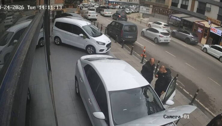 Pendik’te cadde ortasında silahlı saldırı: 2 kişi hastaneye kaldırıldı!