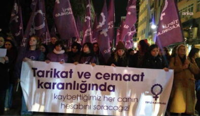 TİP’li kadınlar Fatma Nur Çelik ve kızı için Kadıköy’de eylem yaptı