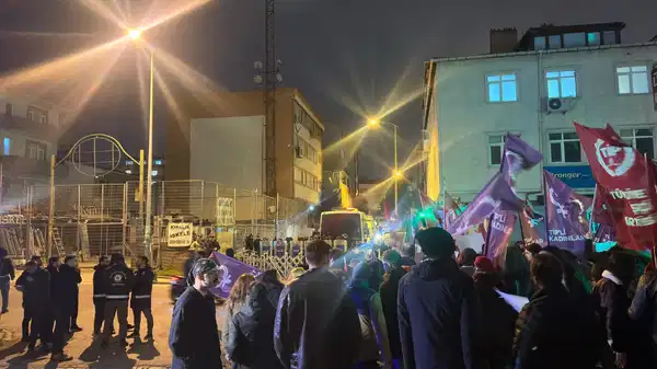 TİP’ten, Fatmanur Çelik ve kızı için Kur’an’a Hizmet Vakfı önünde eylem