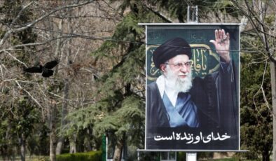 WSJ: Hamaney saldırı günü sığınakta değil, konutundaydı