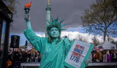 ABD’de ‘No Kings’ protestosu: On binler Trump’a karşı yürüdü