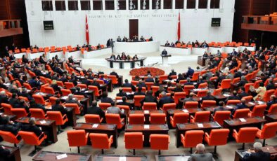 AKP’den İç Tüzük hazırlığı: Genel Kurul’a gelmeyen vekilin ödeneği kesilecek