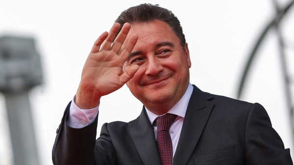 Ali Babacan iki isim saydı: ‘Erdoğan o fotoğrafı verdiği anda…’