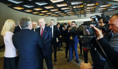 Alman Die Zeit gazetesi: Türkiye esnek diplomasi yürütüyor