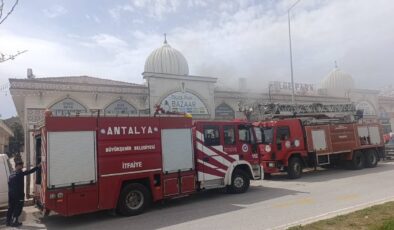Antalya’da iş merkezinde yangın paniği!