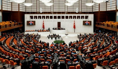 Aydın Üniversitesi’nde akademisyenlerin maaşlarından yapılan kesintiler Meclis gündemine taşındı