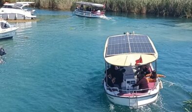 Azmak Nehri’nde bahar yoğunluğu: Tekneler peş peşe turda