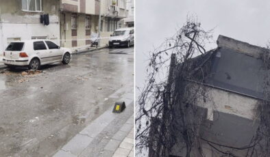 Bağcılar’da 4 katlı binanın çatısı çöktü: Sokak kapatıldı