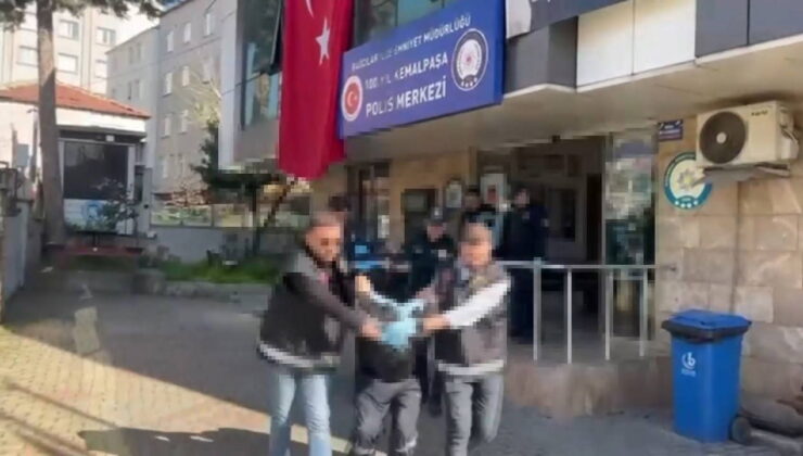 Bağcılar’da bıçaklı kavga: Müdahale eden 2 polis memuru yaralandı