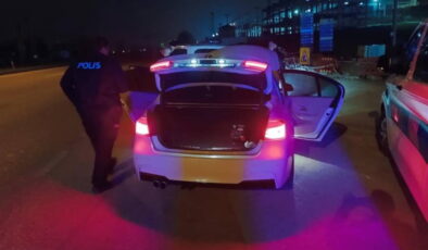Bursa’da gece yarısı hesaplaşma, aracın önünü kesip ateş açtı