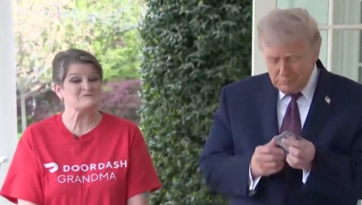 Donald Trump hamburger sipariş etmeye devam ediyor: 100 dolar bahşiş verdi