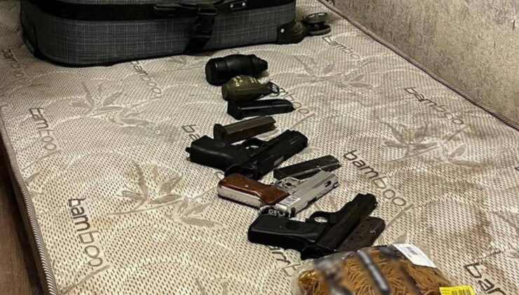 Esenyurt’ta cephanelik gibi ev! El bombası ve uyuşturucu ele geçirdi