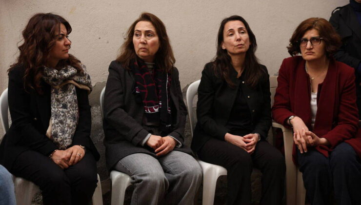 Figen Yüksekdağ, kardeşinin cenaze törenine katıldı