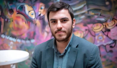 Gazeteci İsmail Arı’nın cezaevinden ilk görüntüsü