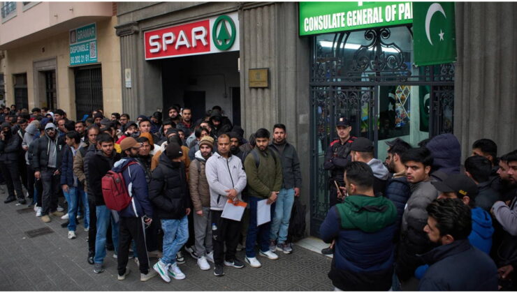 İspanya’da 500 bin göçmene af planı: Sistem çökme tehlikesiyle karşı karşıya, memurlar greve gidiyor
