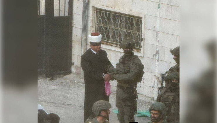 İsrail’den Batı Şeria’da baskın: Eski bakan gözaltında