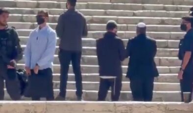 İsrailli Bakan Ben-Gvir, Mescid-i Aksa’ya baskın düzenledi