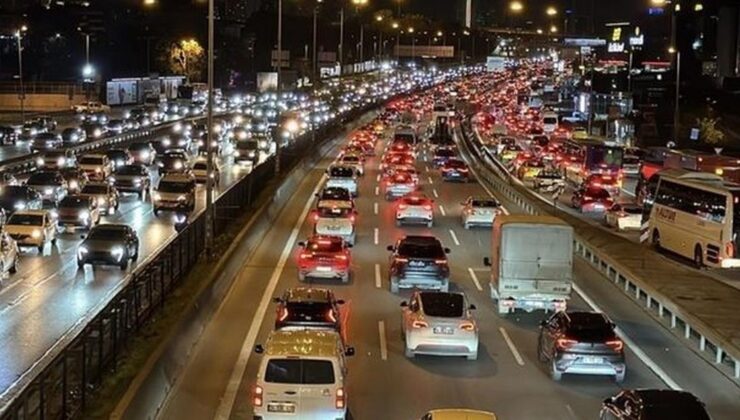 İstanbul’da trafik var mı? SON DAKİKA! 25 Şubat hangi ilçelerde trafik var, hangi yollar kapalı?